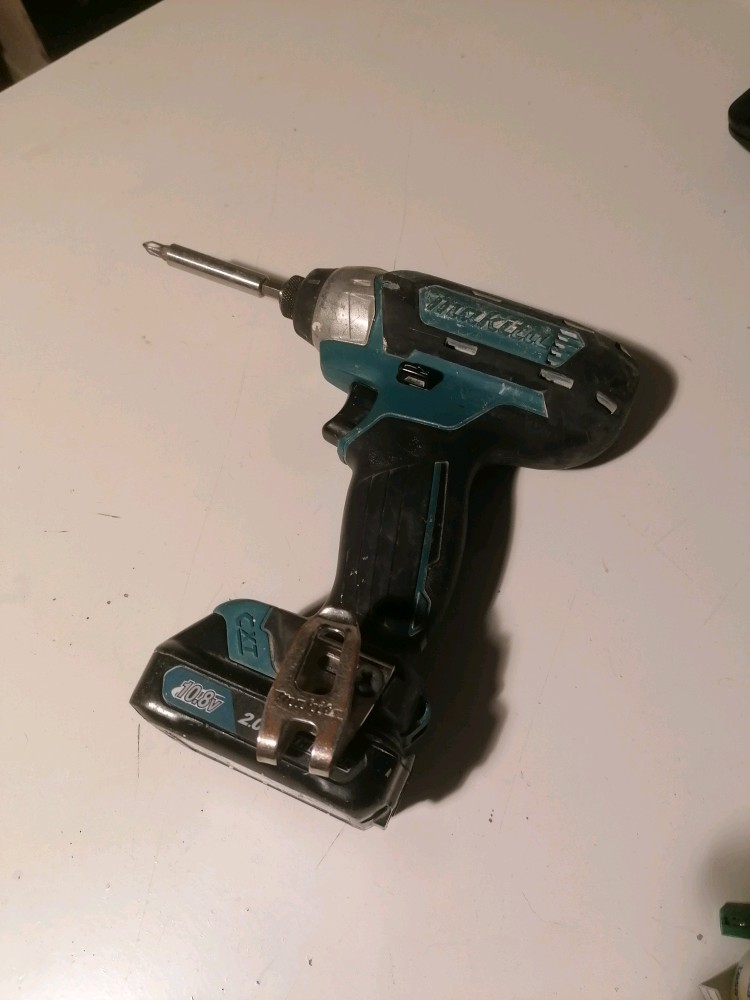 4754684 Avvitatore makita